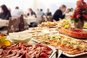 Wir organisieren gerne besonders reichhaltige Buffets für Ihren Feierlichkeiten